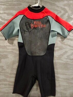Full Throttle Shorty Wetsuit Unisex Adult SZ Large Red Black Gray Comfort